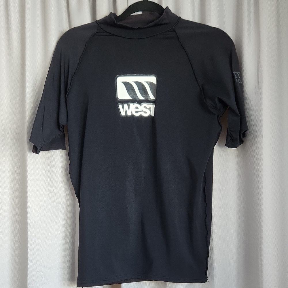 Black Men's Surf Shirt/Rashguard